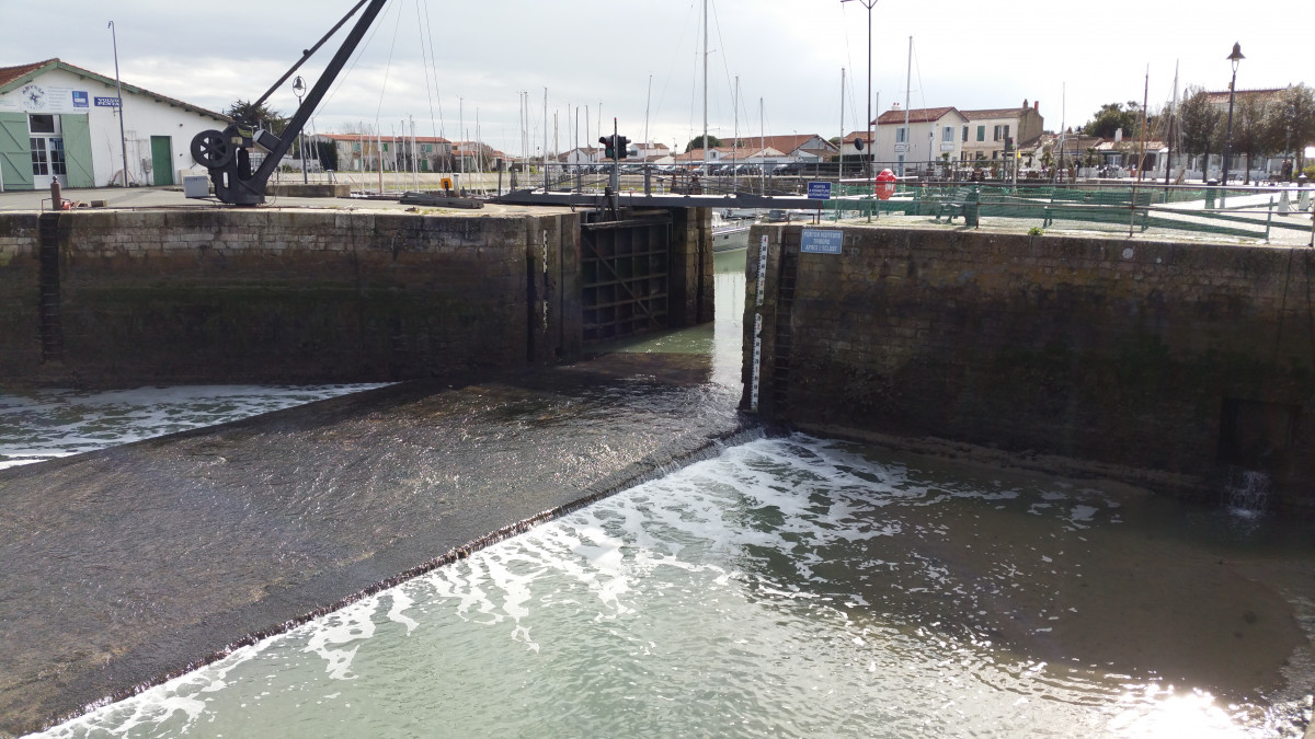 Protection du littoral contre les tempêtes : Porte à flots d’Ars-en-Ré Protection du littoral contre les tempêtes : Porte à flots d’Ars-en-Ré