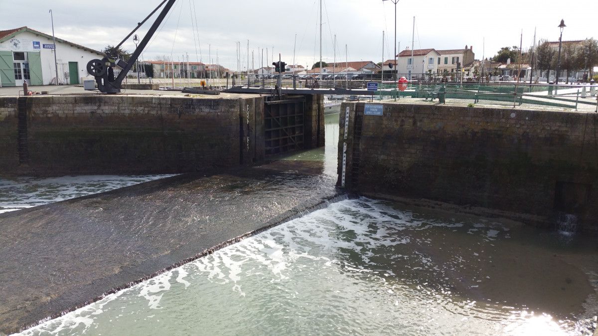 Protection du littoral contre les tempêtes : Porte à flots d’Ars-en-Ré Protection du littoral contre les tempêtes : Porte à flots d’Ars-en-Ré