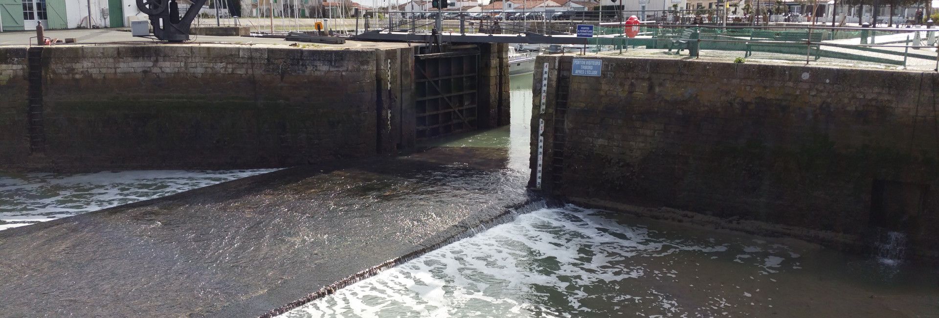 Protection du littoral contre les tempêtes : Porte à flots d’Ars-en-Ré