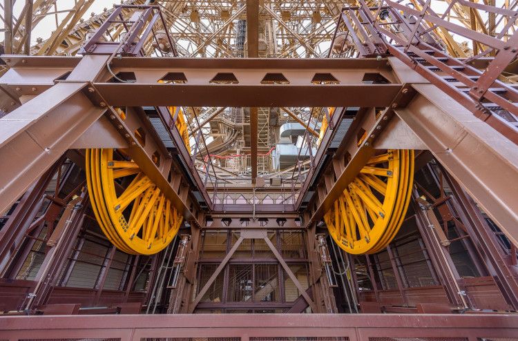 Modernisation ascenseur Nord de la Tour Eiffel