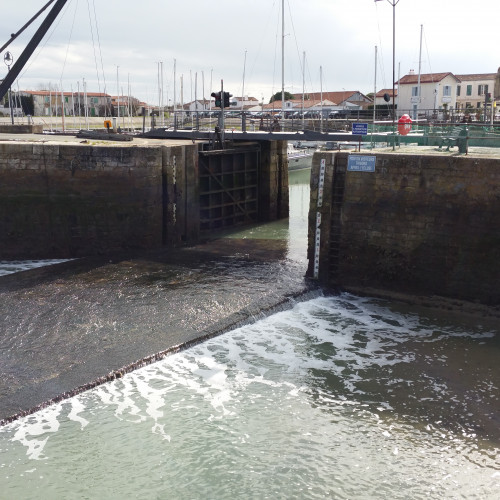 Protection du littoral contre les tempêtes : Porte à flots d’Ars-en-Ré
